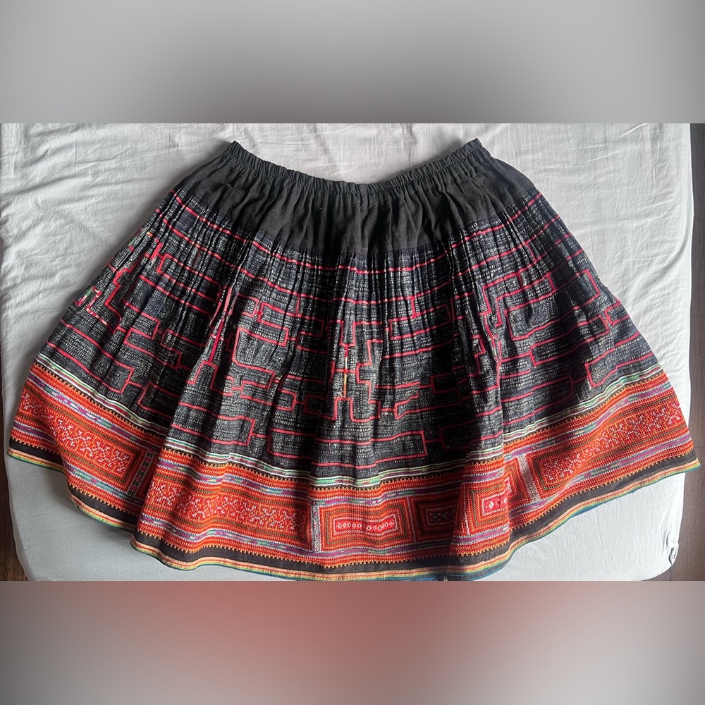 Aoyama Itchome Bohemian cotton skirt with woven details. Large.